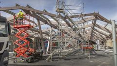 El montaje de la estructura de la marquesina de la estaci�n intermodal de Santiago se encuentra en su recta final