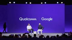 Cristiano Amon y Rick Osterloh durante el Snapdragon Summit 2025 en Maui, Hawi.