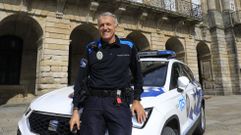 Manolo Seoane no pierde la sonrisa despu�s de 36 a�os de servicio en la Polic�a Local. En este tiempo se ha ganado el cari�o de los vecinos y de sus compa�eros, que se deshacen en elogios hacia una �persona excepcional� y un hombre bastante �guas�n�. Desde su veteran�a, �l afirma que lo m�s importante en esta profesi�n, y en la vida en general, es �el sentido com�n�.