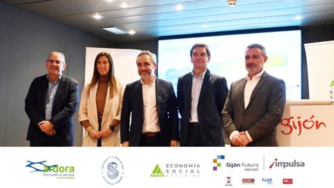Foto de izquierda a derecha: Miguel G. Lastra, gerente de ASATA; Angela Pumariega, Concejala delegada de Econom�a, Empleo, Turismo e Innovaci�n del Ayuntamiento de Gij�n; Francisco Royano, director de Transferencia Tecnol�gica de IH Cantabria; V�ctor Mart�nez, director de Operaciones en Idesa; y Luis D�az, director gerente de Gij�n Impulsa, en la �ltima edici�n celebrada en el marco de la convocatorio de incentivos Ecosistema de Desarrollo Empresarial del Municipio de Gij�n 2025.