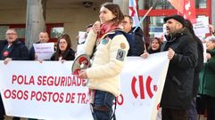 Ante la fachada del centro de salud se desarroll� una concentraci�n este jueves