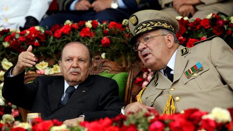 El presidente Buteflika y el jefe de Estado, Ahmed Gad Salah