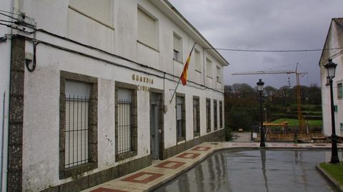 El hombre que sufri las heridas permanece detenido por la Guardia Civil. En la foto, el cuartel de Taboada 