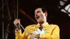 Freddie Mercury canta a capela �We are the champions�, a cape