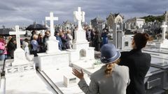 Un momento da representaci�n no cemiterio de San Froil�n