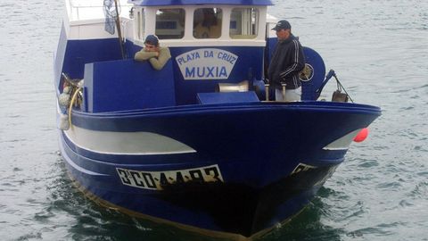 El Praia de Cruz manchado de restos procedentes del Prestige