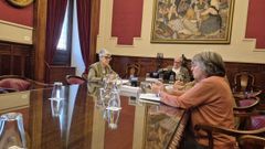 La Comisi�n de Honras e Distinci�ns aprob� la denominaci�n de la actual calle Alcalde Sanjurjo de Carricarte, que pasar� a llamarse calle dos Diplom�ticos de Monte Alto. 
