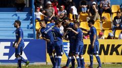 Los jugadores del Getafe celebran un gol en Alcorc�n
