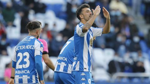 Alberto Quiles festeja el primero de sus goles ante el Valladolid Promesas