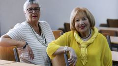 En la imagen, Aurora Fabal y Josefina Santamarina, alumnas de la Universida Senior del campus de Ferrol