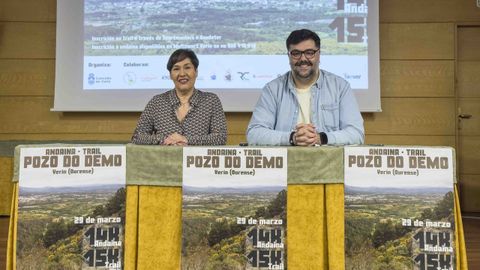 Amaia �lvarez Vitutia, en representaci�n de la asociaci�n de senderismo Ruta das Augas, y Diego Lourenzo, edil de Deportes de Verin, presentaron la Ruta Pozo do Demo