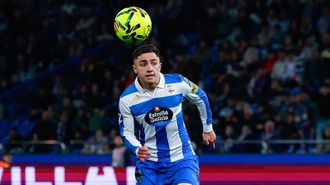 Yeremay persigue el bal�n durante el D�por - C�rdoba de la pasada semana.