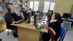 Actividad en el Centro de Capacitaci�n Digital de Vilari�o, en Cambados