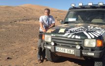 Marcos Berm�dez, que particip� con el tambi�n compostelano Alberto Costoya, junto al Land Rover Discovery