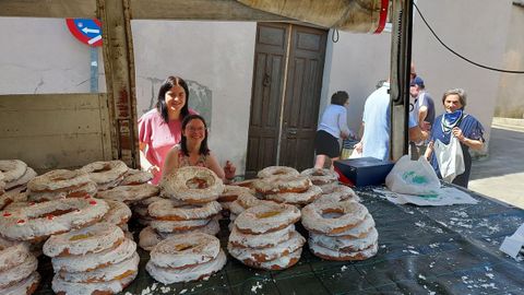 Un puesto de roscas en la plaza de Santa Clara