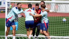 Varios jugadores de la selecci�n masculina de f�tbol, en un entrenamiento el pasado mes de octubre en Las Rozas