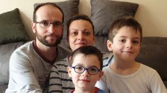 Jos� Mar�a Mart�nez celebr� su 41 cumplea�os, su santo y el D�a del Padre junto a su mujer, Vanesa V�zquez (embarazada de 31 semanas), y sus hijos, Gael (de seis a�os) y Anxo (de cuatro)