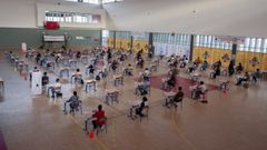 Alumnos marroqu�es haciendo en Rabat el examen de ingreso a la universidad