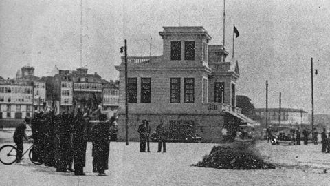 Quema de libros en A Coru�a el 19 de agosto de 1936.
