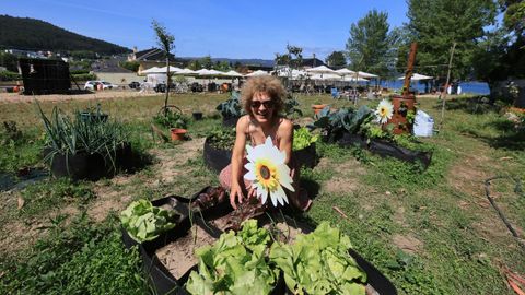 Marina Dovale, en el huerto del chiringuito Kenia
