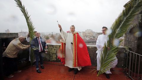 Bendicin de ramos desde el campanario de la baslica de Santa Mara