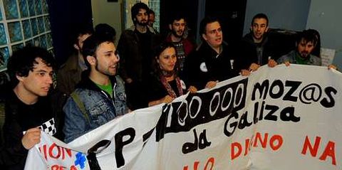 Ana Miranda escenific� la okupaci�n de una oficina de empleo.