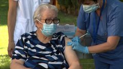 Josefa, tras ponerse la tercera dosis: �Ya no me muero�