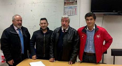 Miembros del Comit� de �rbitros entregaron los alimentos.