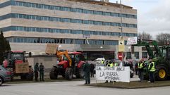 Tractores en el pol�gono de Silvota