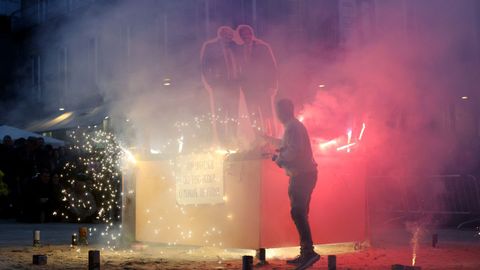 El meco con las figuras de Louz�n y Rueda ardi� en el infierno de los presidentes en Vigo.  