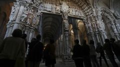Largas colas en la primera jornada de visitas al P�rtico