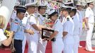 Entrega de premios a los mejores alumnos de la Escuela Naval por los agregados navales de varios pases en Espaa