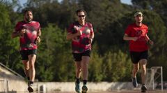 El candidato del PSC a la presidencia de la Generalitat, Salvador Illa, empezó el domingo corriendo con periodistas antes del mitin con José Luis Rodríguez Zapatero