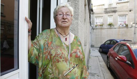 Ángeles Fernández, vecina de la avenida de Castrelos que fue desahuciada el año pasado.