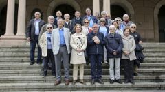 Ponte Far cos docentes de Santiago na ruta polo Torrente Ballester de Ferrol, ante o Jofre