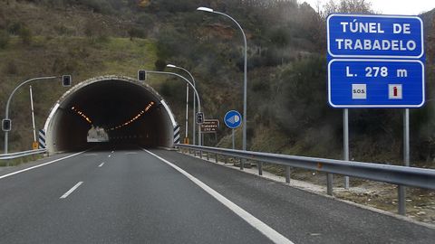 El corte se efectuará unos metros antes del túnel de la A-6 en Trabadelo