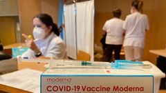 En el hospital Montecelo est�n convocados este viernes 300 personas de 70 a 79 a�os para recibir la segunda dosis de Moderna