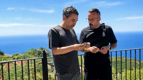 A la izquierda, Javier Olleros, y a la derecha, Iv�n Dom�nguez, en el Encuentro de los Mares, que se celebr� en Tenerife.