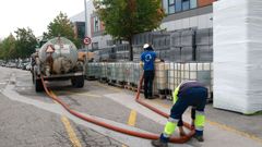 Varias empresas del pol�gono de Espi�eira se tuvieron que abastecer con cisternas de agua