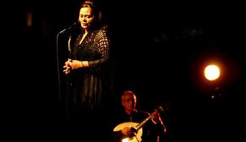 A fadista María do Ceo ofrecerá un concerto o sábado 10 de novembro no Principal.