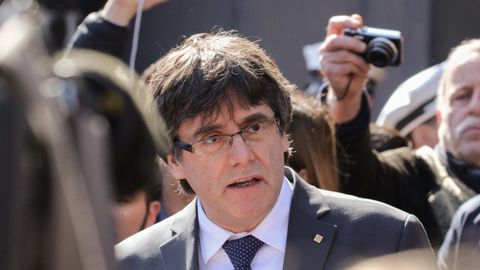 Puigdemont: �Es una verg�enza europea tener presos pol�ticos�