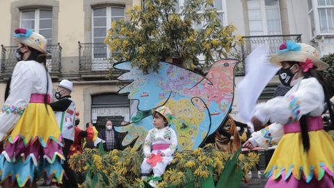 Un guio a la primavera en el desfile de la capitalidad chairega