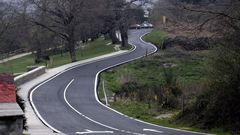 El veh�culo se sali� de la carretera de Ombreiro y cay� sobre la v�a hacia Los Robles