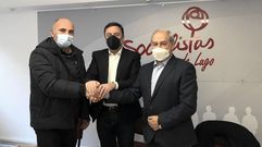 Xos� Mar�a Arias, Valent�n Gonz�lez Formoso y Jos� Tom�, tras sellar el acuerdo de lista �nica en la sede del PSOE en Lugo