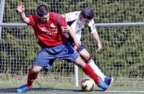 Los futbolistas de �scar M�ndez merecieron incrementar la ventaja ante el Dumbr�a.