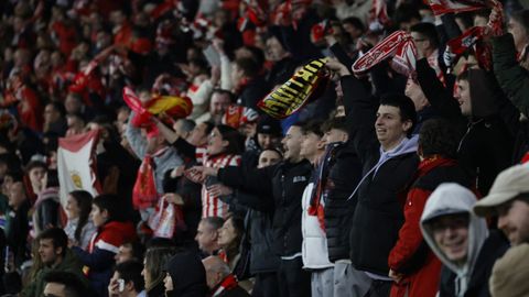 Derbi asturiano entre el Real Sporting de Gijon y el Real Oviedo en El Molin�n