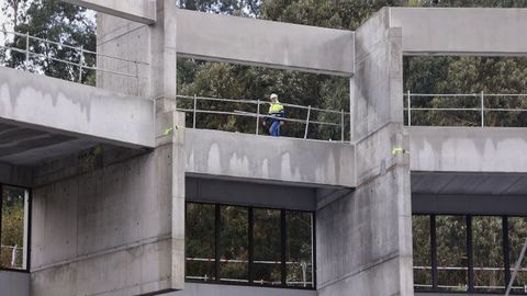 Empiezan los trabajos para tratar de montar la cúpula de Bastiagueiro