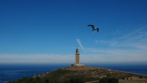 Las vistas desde la ventana. Lo que vea mi vecino cada da al levantarse, cada noche, era la torre de Hrcules, explica esta internauta fascinada por el bimilenario faro