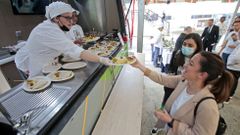 Degustaci�n de pintxos tradicionales vascos en el Carlos Oroza