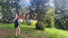 El alcalde de Poio, �ngel Moldes, en los jardines de Pazo de Besada